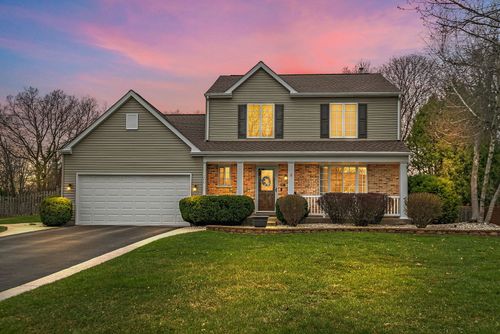 200 Lake Dr S, Algonquin, IL, 60102-1737 | Card Image