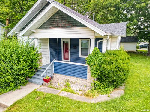 420 S Maple St, Salem, IL, 62881-2217 | Card Image