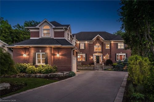 248 The Lion'S Gate, Waterloo, ON, N2L6M5 | Card Image