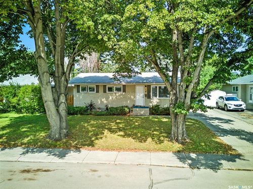 97 Maxwell Cres, Saskatoon, SK, S7L3Y4 | Card Image