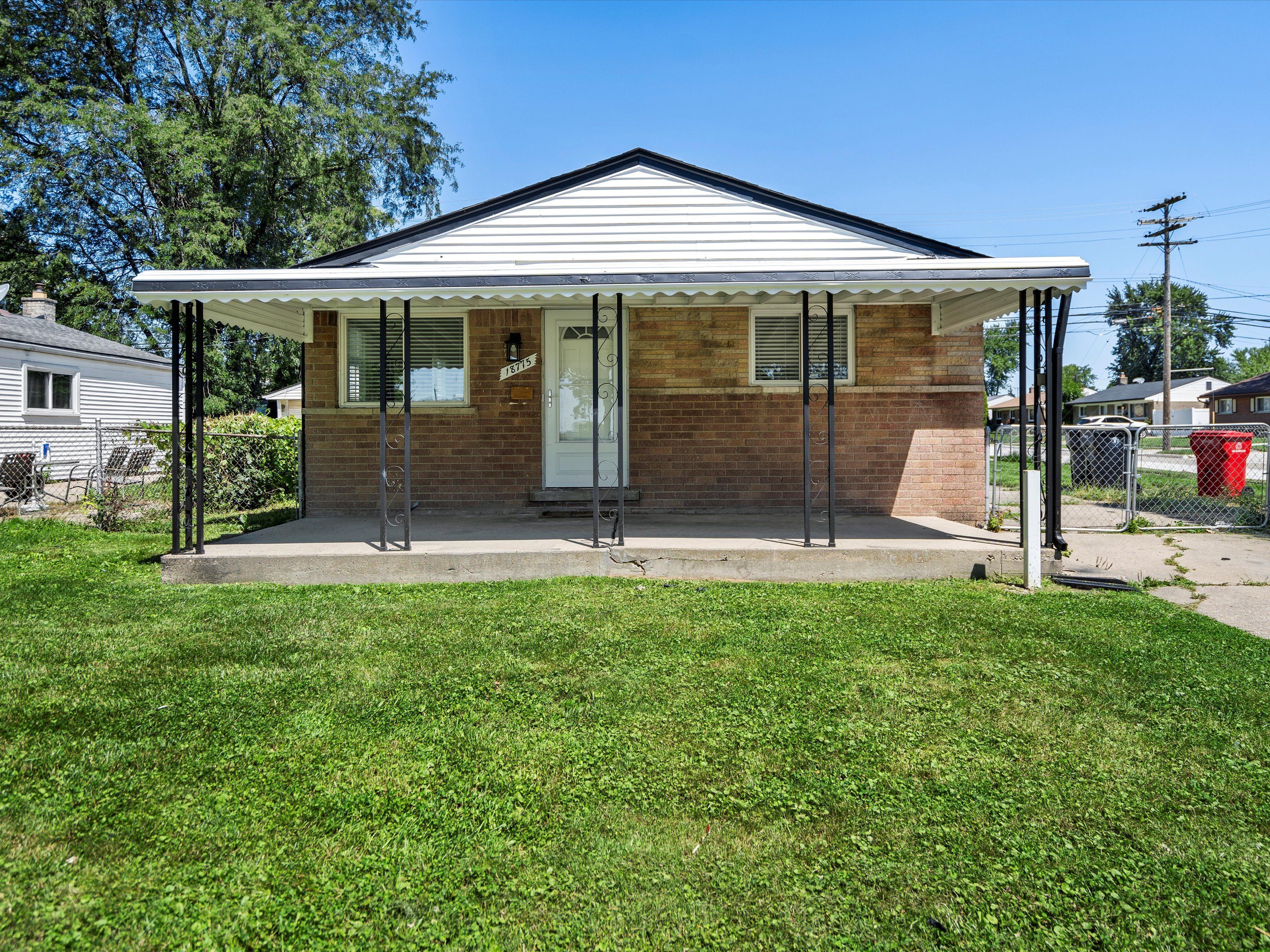 Marquette St, Roseville, MI 48066