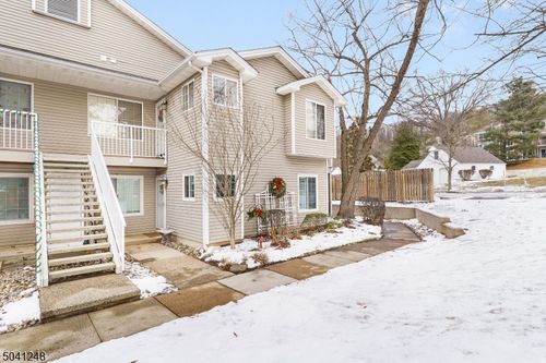 47 Spruce Ct, Bedminster, NJ, 07921-1636 | Card Image