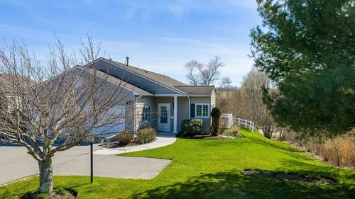 11-3200 County St, Somerset, MA, 02726 | Card Image