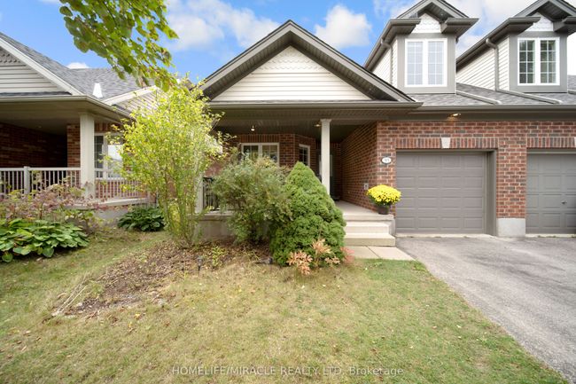93 Lynch Cir, House attached with 4 bedrooms, 4 bathrooms and 2 parking in Guelph ON | Image 4