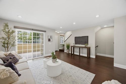 384-2800 Plaza Del Amo, Torrance, CA, 90503 | Card Image