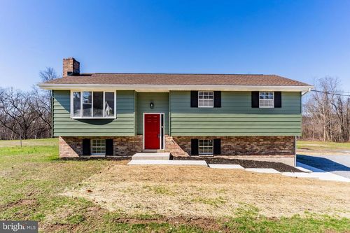 8 W Manor Ave, ENOLA, PA, 17025-2823 | Card Image