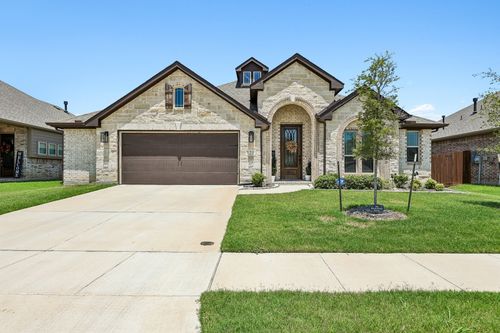 121 Claywood Dr, Glenn Heights, TX, 75154-7982 | Card Image