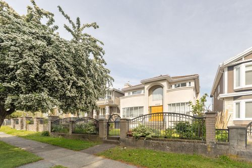 6908 Dawson St, Vancouver, BC, V5S2W3 | Card Image