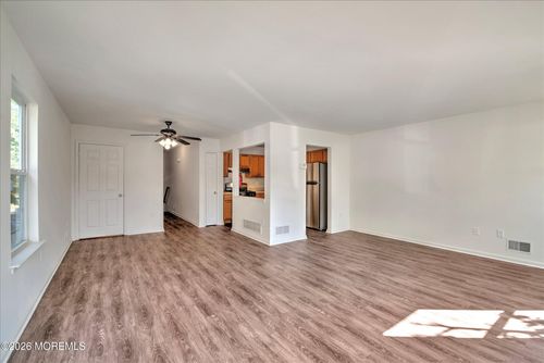 11 Esplanade Way, Bayville, NJ, 08721-1900 | Card Image