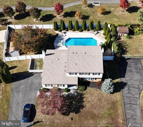 8 Delaware Dr, BORDENTOWN, NJ, 08505-2506 | Card Image