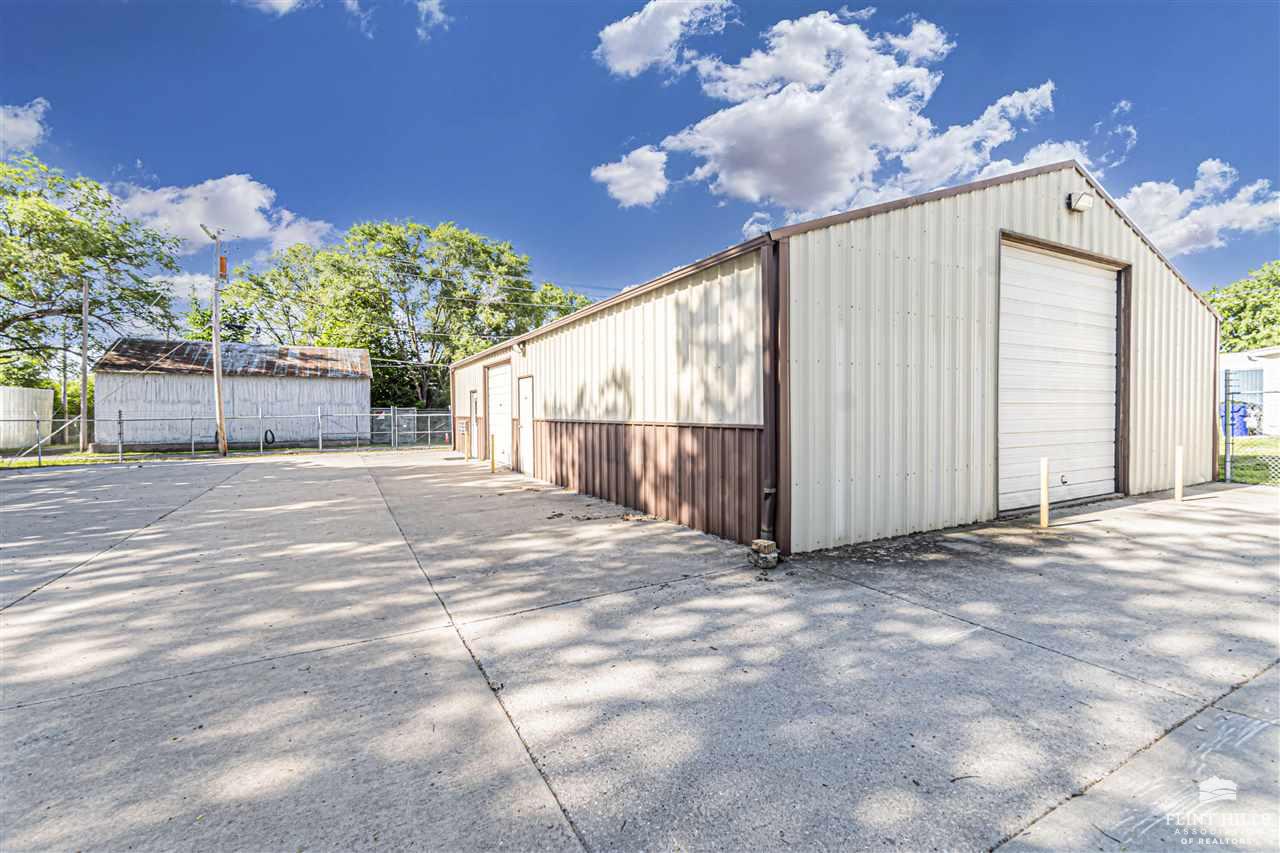 309 E 11Th St, Junction City, KS 66441