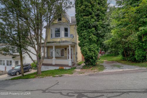 235 East St, Coaldale, PA, 18218-1606 | Card Image