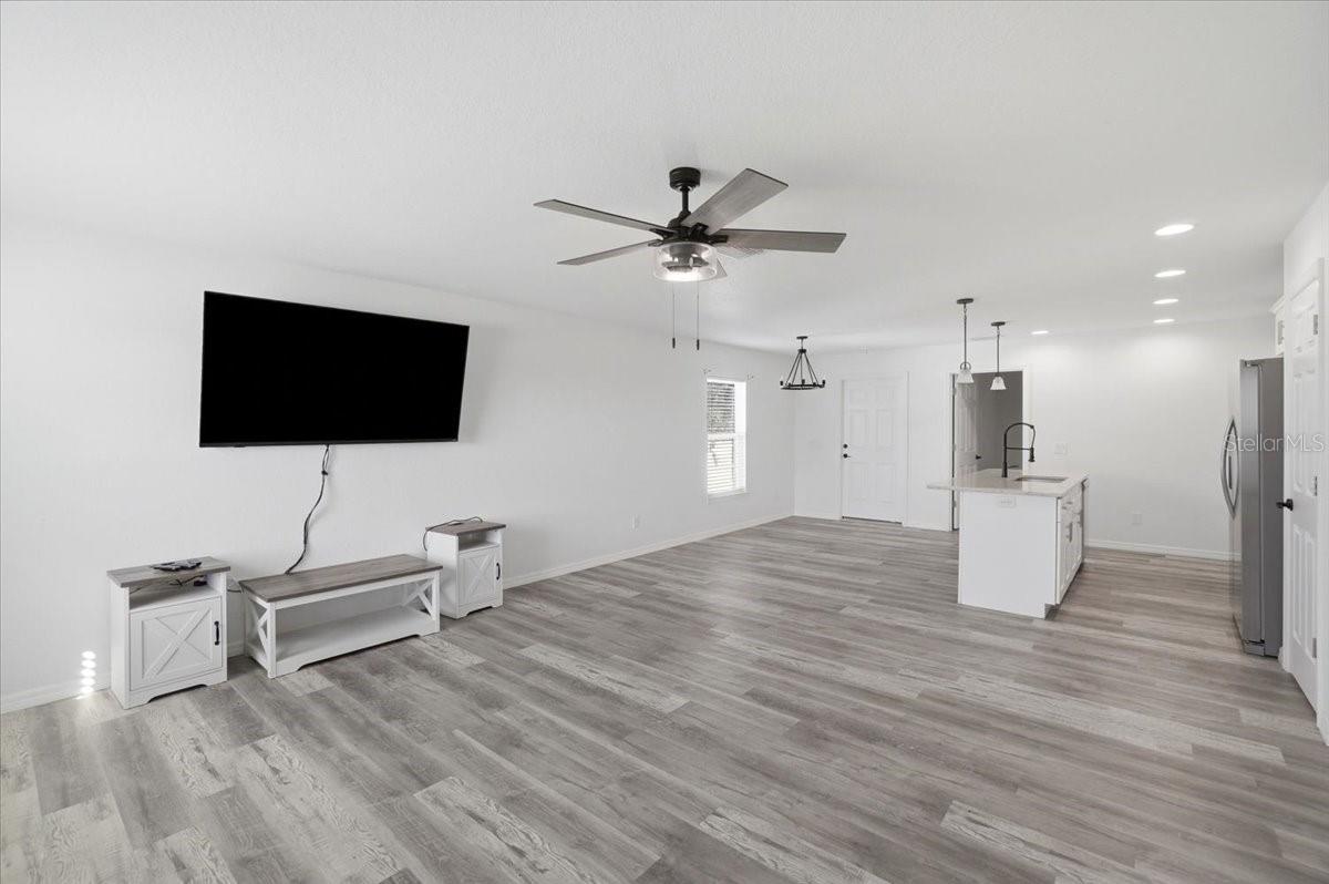 Residential in LAKE WALES 5