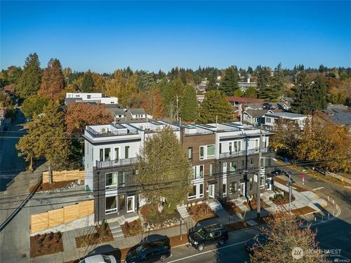 1424 N 80th St, Seattle, WA, 98103-4421 | Card Image