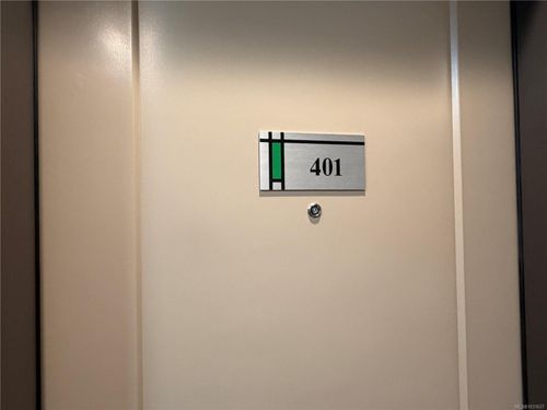 401-2000 W Park Lane, Victoria, BC, V9B3R7 | Card Image
