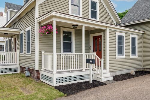 17 Rogers St, Dover, NH, 03820-3504 | Card Image