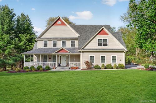 31 Horizon Farms Dr, Warwick, NY, 10990-2261 | Card Image