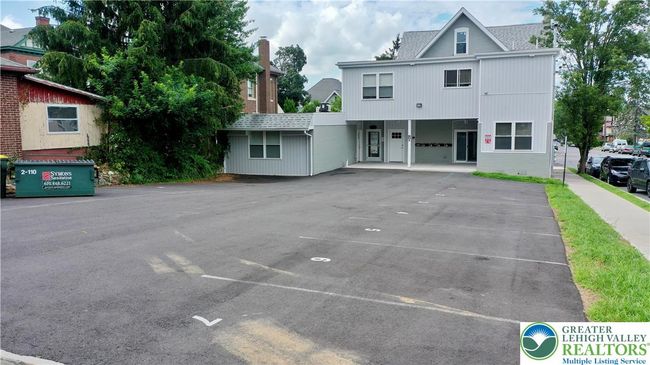 801 W Broad St, Home with 4 bedrooms, 5 bathrooms and 8 parking in BETHLEHEM PA | Image 7