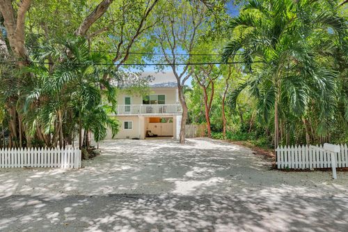 183 Orlando Dr, Tavernier, FL, 33070-2051 | Card Image
