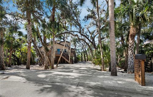 3376 S Seclusion Drive, SARASOTA, FL, 34239 | Card Image