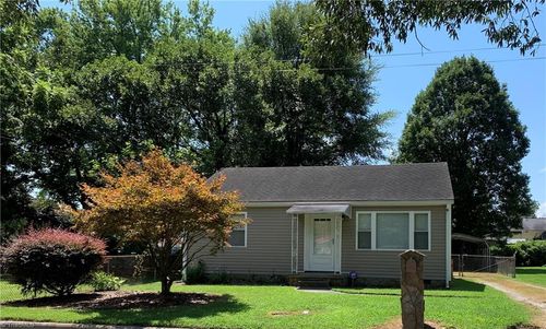 2904 Kentwood St, Greensboro, NC, 27405-7358 | Card Image