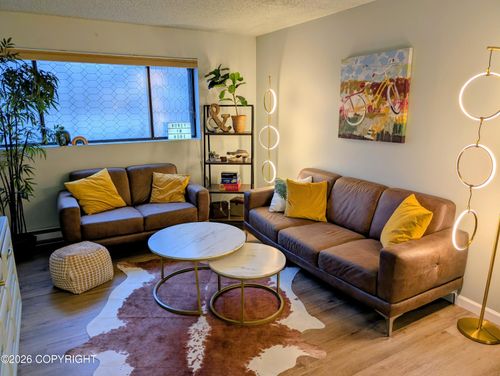 apt-104-2201 Romig Pl, Anchorage, AK, 99503-1639 | Card Image