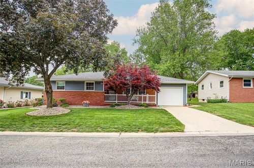 2101 Saint Michael Ct S, Highland, IL, 62249-2344 | Card Image