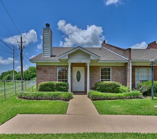 2416 Stone Hollow Dr, Brenham, TX, 77833-5619 | Card Image