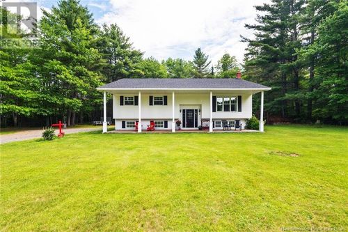8 Moore Cres, Hoyt, NB, E5L2J8 | Card Image