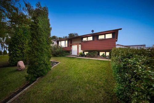 {{alt}} | Card Image