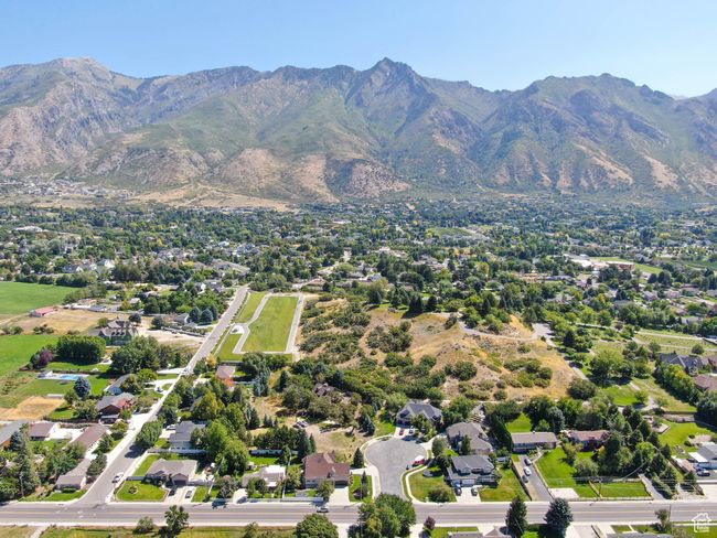Aerial view with a mountain view | Image 18