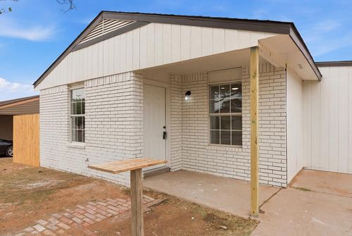 1802 N Webster St, Midland, TX, 79705-7842 | Card Image