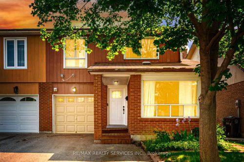 4 Hinchley Wood Grove, Brampton, ON, L6V3M3 | Card Image