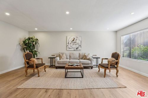 1330 Stonewood Ct, San Pedro, CA, 90732-1550 | Card Image