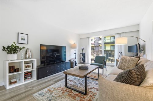 203-270 W 3rd Street, North Vancouver, BC, V7M1G1 | Card Image