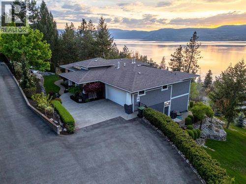 421 Edgemont Court, Kelowna, BC, V1W2Z4 | Card Image