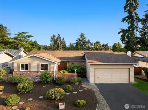 1325 Nw 200th St, Shoreline, WA, 98177-2140 | Card Image