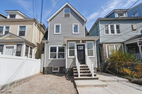 84 Chelsea Ave, Newark, NJ, 07106-1214 | Card Image