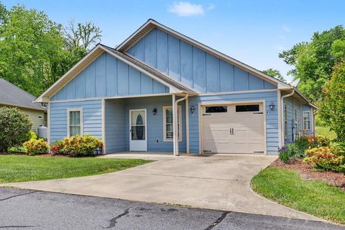 47 Riverwalk Cir, Hayesville, NC, 28904-7949 | Card Image