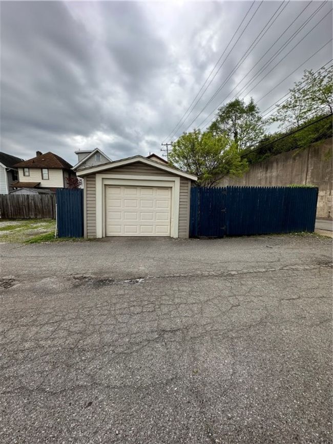 132 9th Street, Sold in Turtle Creek Zoocasa