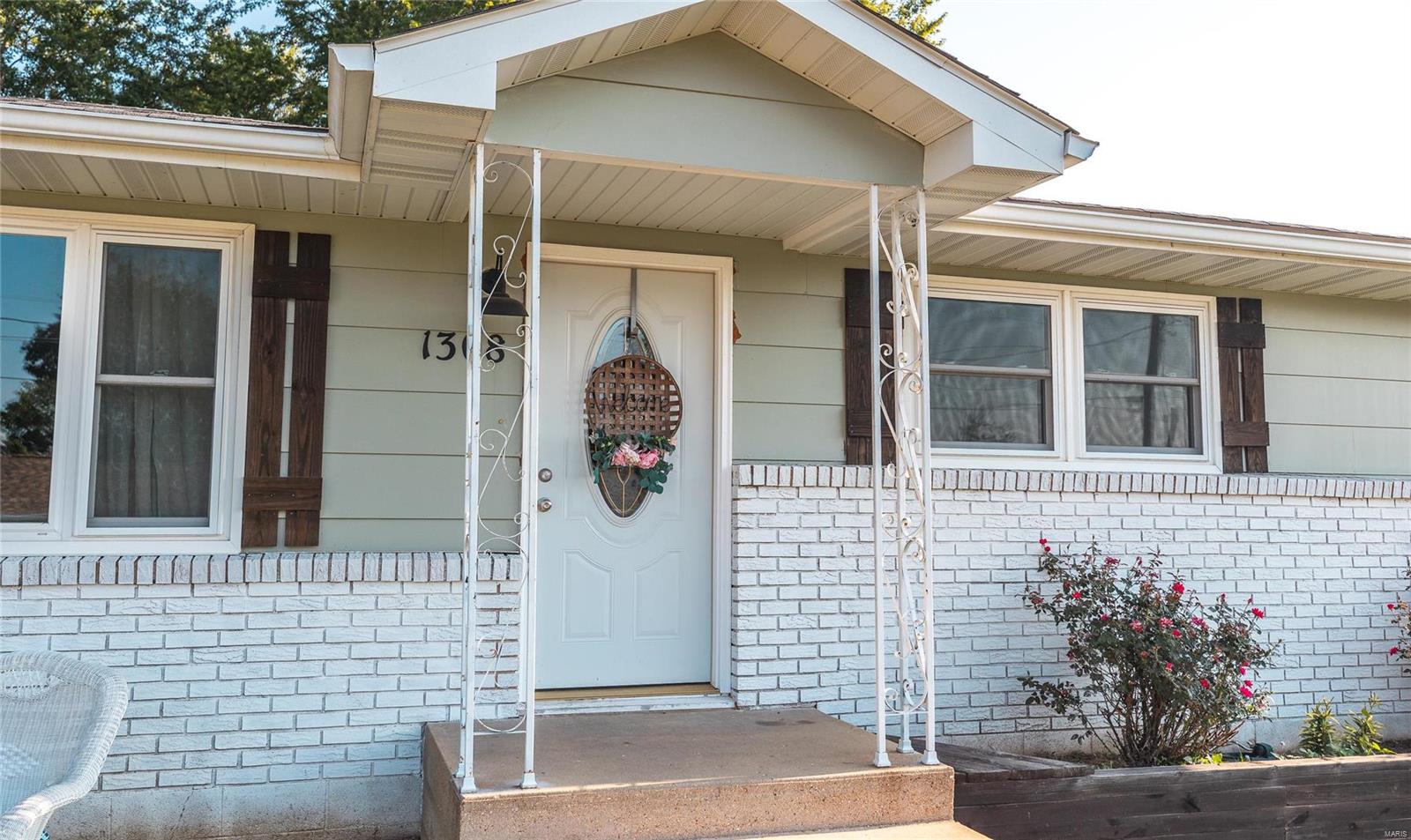 1st St, Salem, MO 65560