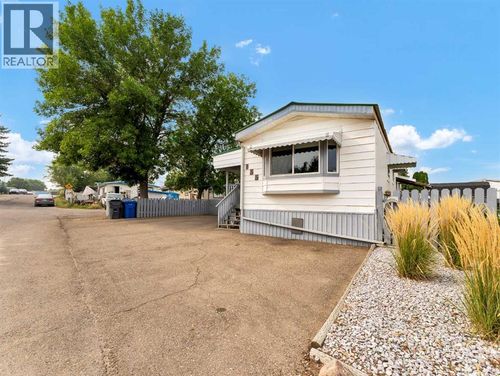135 Anson Ave Sw, Medicine Hat, AB, T1A8A1 | Card Image