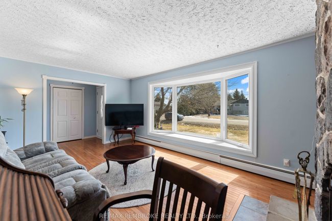 470 Forest Lea Rd, House other with 4 bedrooms, 2 bathrooms and 4 parking in Pembroke ON | Image 22