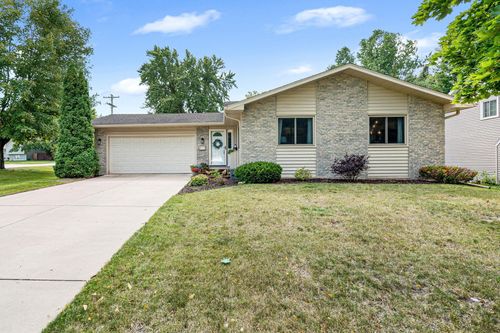 475 Willow Creek Dr, Owatonna, MN, 55060-1356 | Card Image