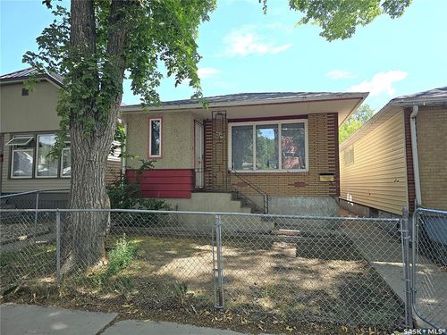 1939 Quebec St, Regina, SK, S4P1J8 | Card Image