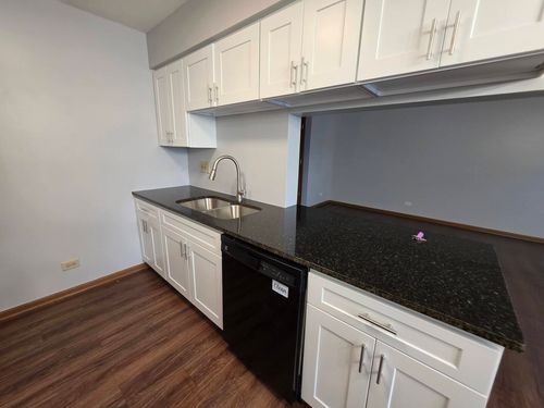 327 Shadybrook Ln, Aurora, IL, 60504-2007 | Card Image