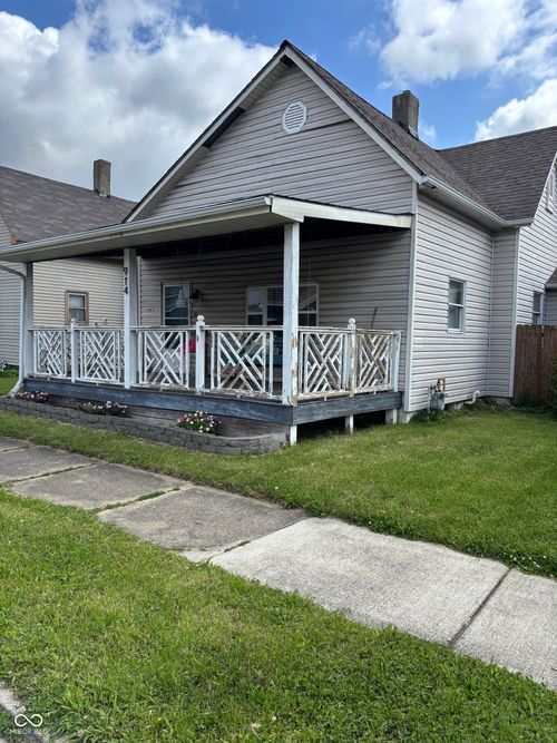 914 Elm St, Shelbyville, IN, 46176-2515 | Card Image