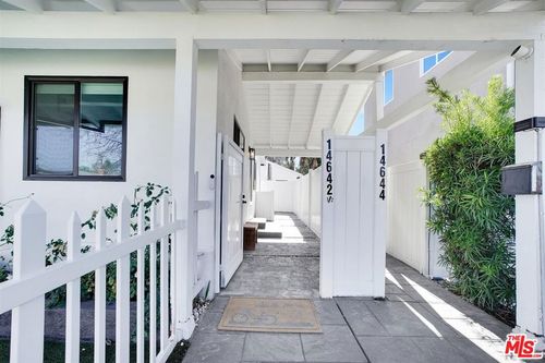 14642 1/2 Runnymede St, Van Nuys, CA, 91405-1911 | Card Image
