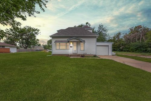 505 Sweezy St, Halstead, KS, 67056-2141 | Card Image