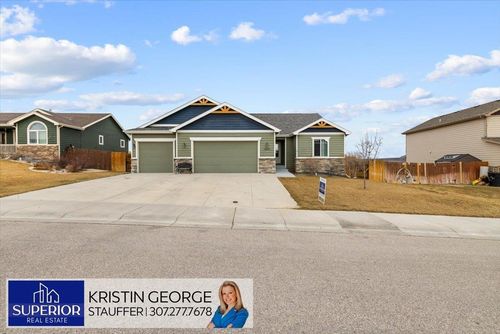 1021 Prairie River Dr, Mills, WY, 82604-2115 | Card Image